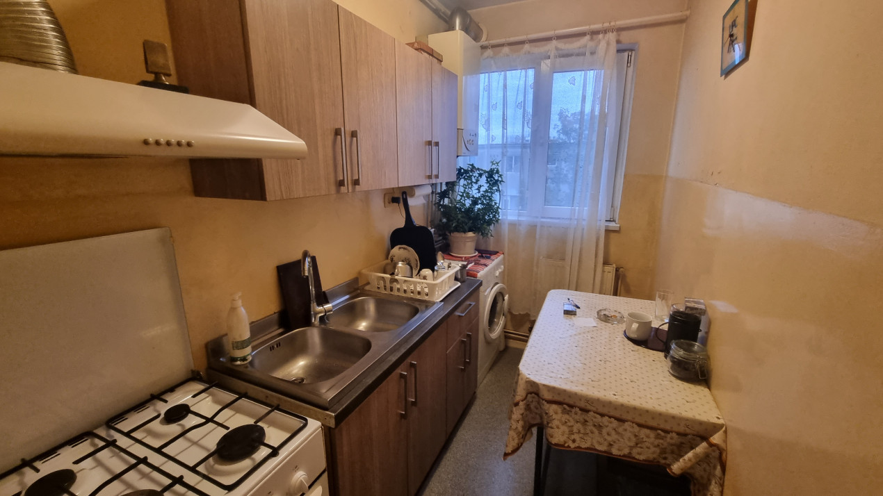 Vanzare apartament 2 camere, confort 2,  in zona Marasesti