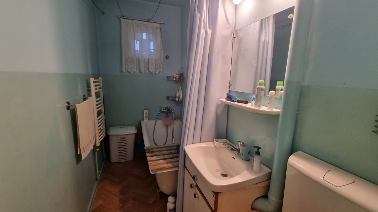 Vanzare apartament 2 camere, confort 2,  in zona Marasesti