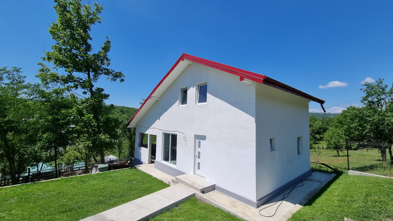 Vanzare Casa-vila 4 camere in zona Soimari- Prahova