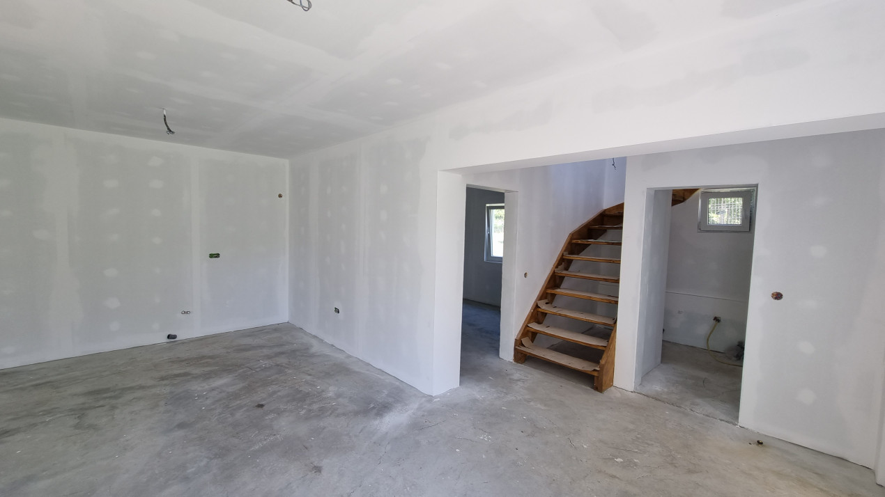 Vanzare Casa-vila 4 camere in zona Soimari- Prahova