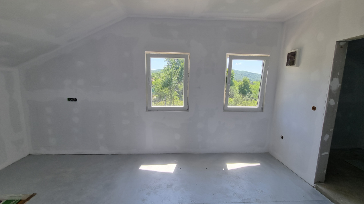 Vanzare Casa-vila 4 camere in zona Soimari- Prahova