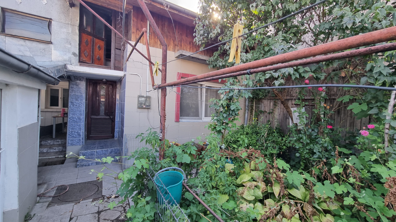 Vanzare Casa 3 camere in Ploiesti zona Gageni