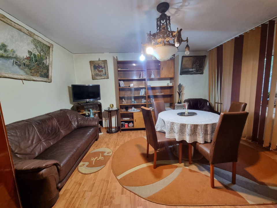 Vanzare apartament 3 camere spatios, in zona Cantacuzino-Str Curcubeului