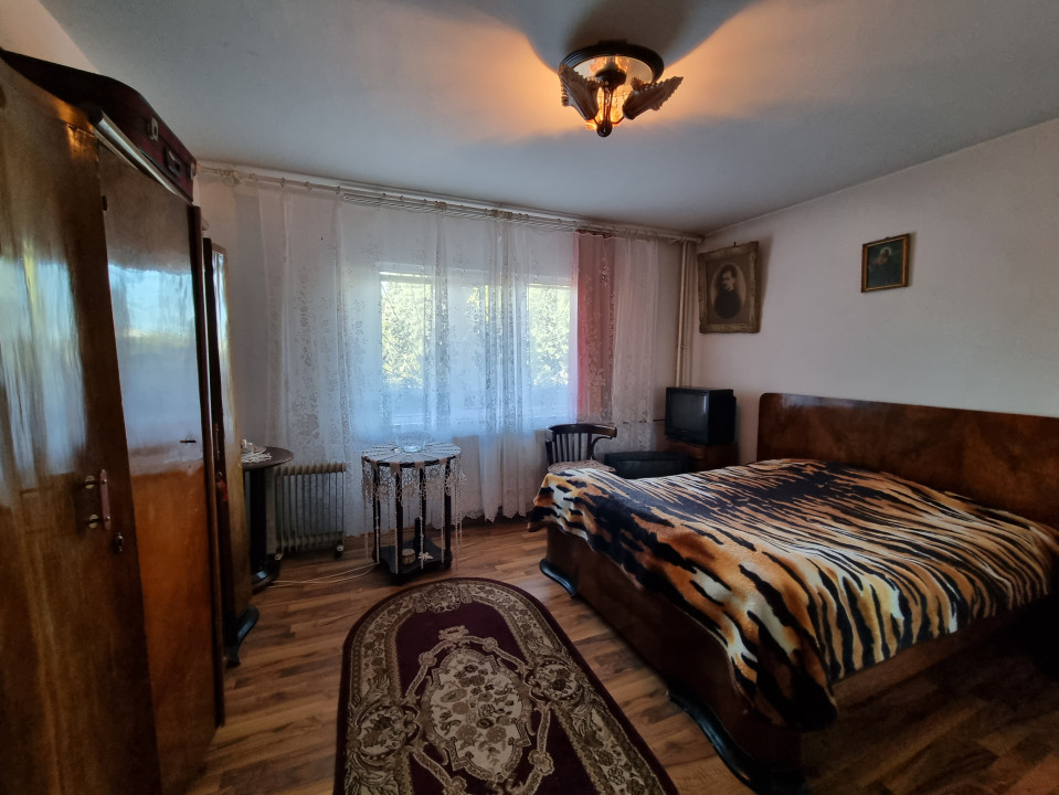 Vanzare apartament 3 camere spatios, in zona Cantacuzino-Str Curcubeului