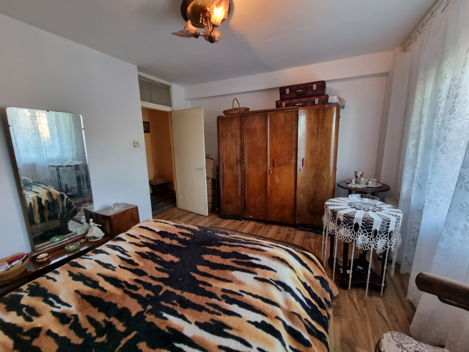 Vanzare apartament 3 camere spatios, in zona Cantacuzino-Str Curcubeului