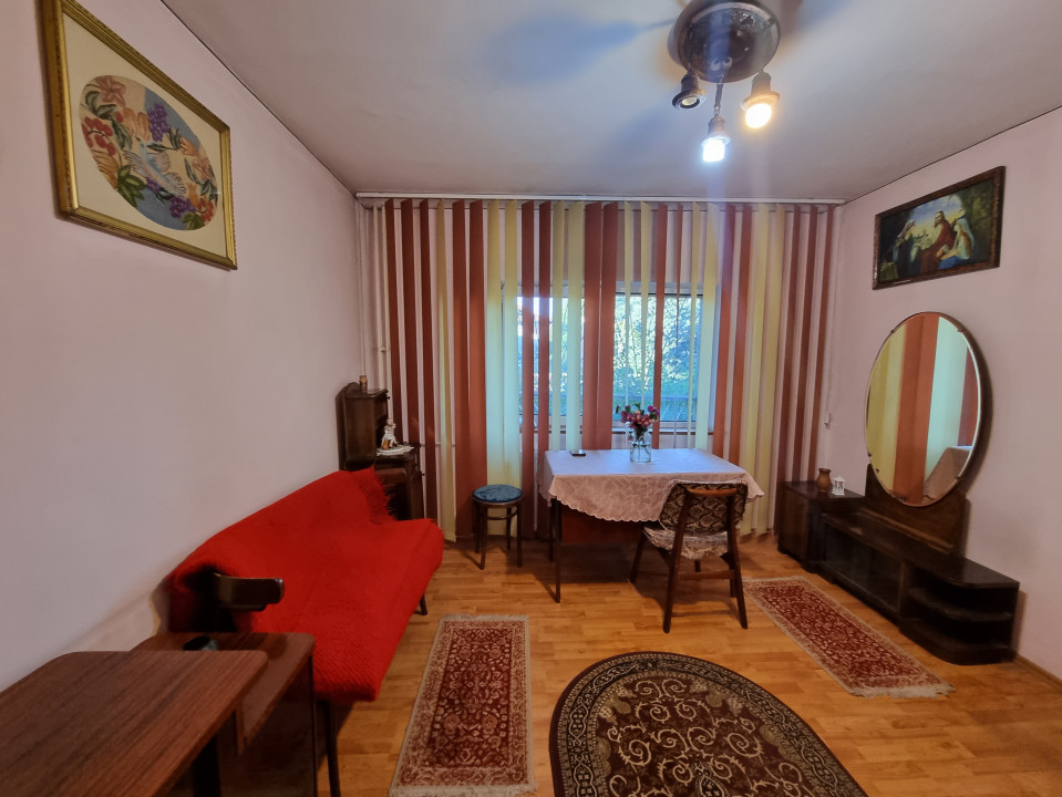 Vanzare apartament 3 camere spatios, in zona Cantacuzino-Str Curcubeului