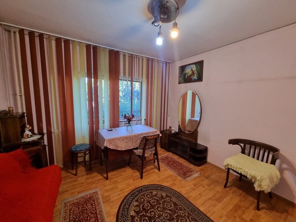 Vanzare apartament 3 camere spatios, in zona Cantacuzino-Str Curcubeului