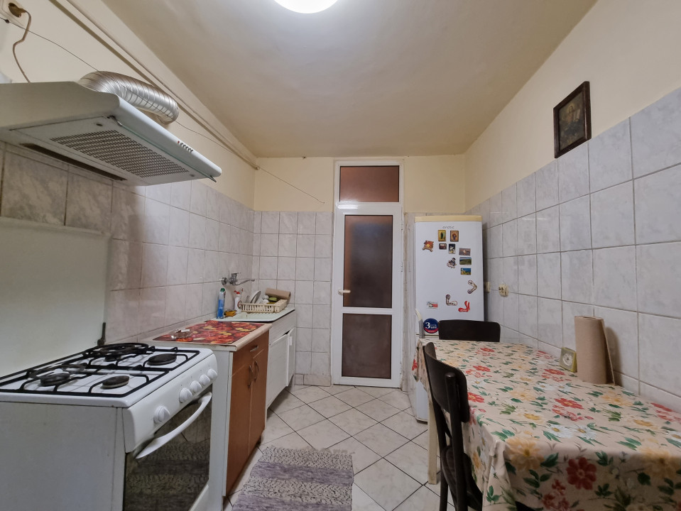 Vanzare apartament 3 camere spatios, in zona Cantacuzino-Str Curcubeului