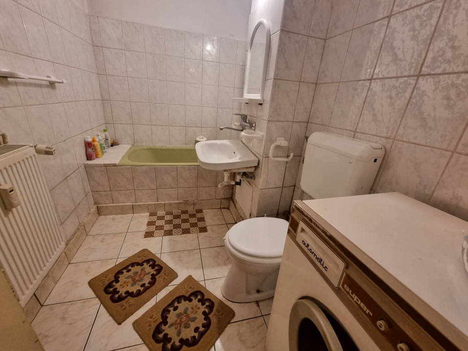 Vanzare apartament 3 camere spatios, in zona Cantacuzino-Str Curcubeului