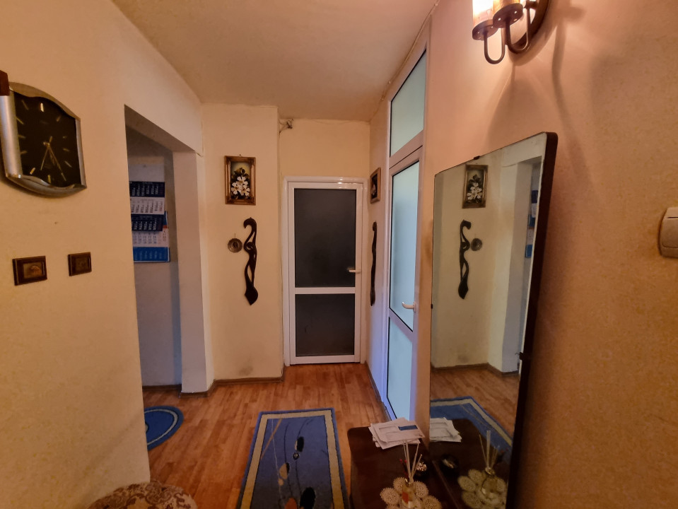 Vanzare apartament 3 camere spatios, in zona Cantacuzino-Str Curcubeului