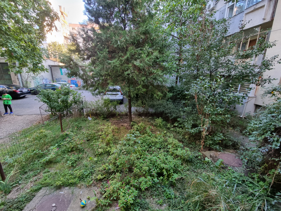 Vanzare apartament 3 camere spatios, in zona Cantacuzino-Str Curcubeului