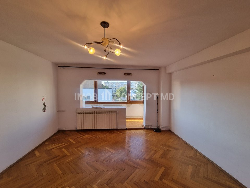 Vanzare apartament 3 camere luminos in zona Cioceanu 
