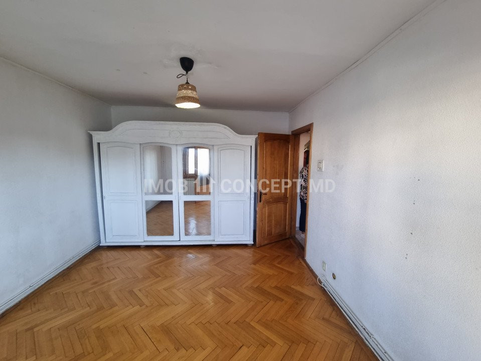 Vanzare apartament 3 camere luminos in zona Cioceanu 