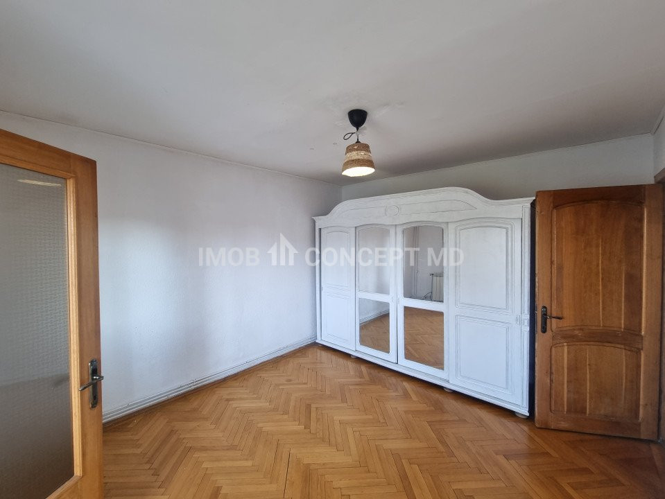 Vanzare apartament 3 camere luminos in zona Cioceanu 