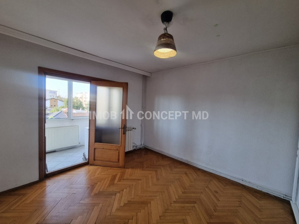 Vanzare apartament 3 camere luminos in zona Cioceanu 