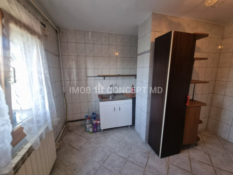 Vanzare apartament 3 camere luminos in zona Cioceanu 
