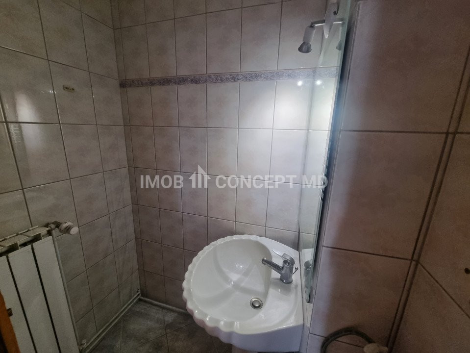 Vanzare apartament 3 camere luminos in zona Cioceanu 