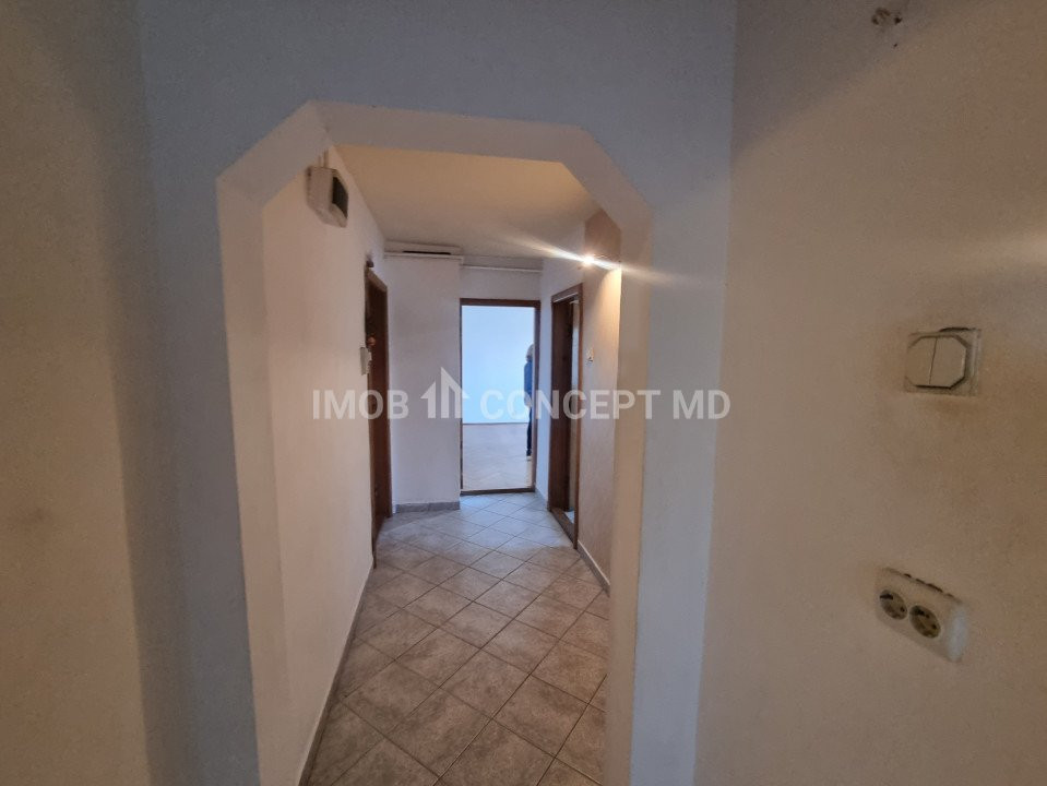 Vanzare apartament 3 camere luminos in zona Cioceanu 