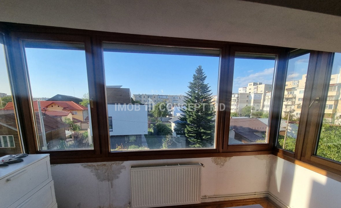 Vanzare apartament 3 camere luminos in zona Cioceanu 