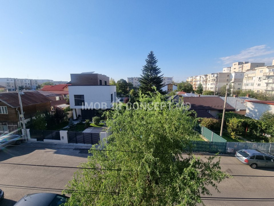 Vanzare apartament 3 camere luminos in zona Cioceanu 