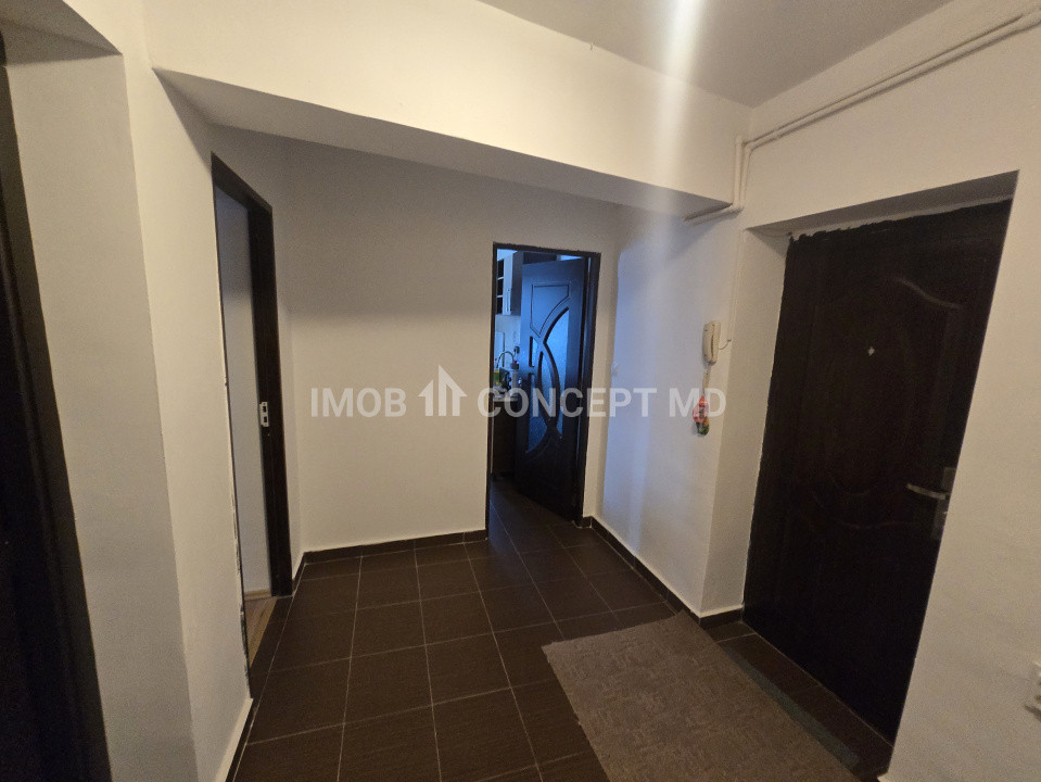 INCHIRIERE apartament 2 camere, in bloc la curte, zona Mihai Bravu
