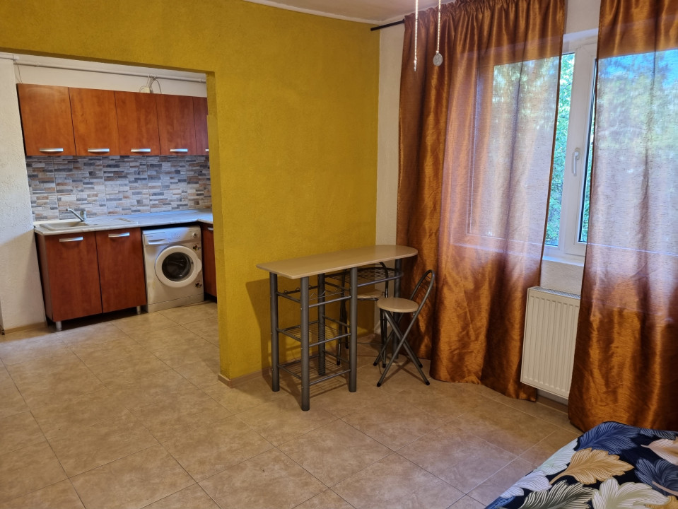 Inchiriere apartament 2 camere decomandat,  in Ploiesti, zona Marasesti,