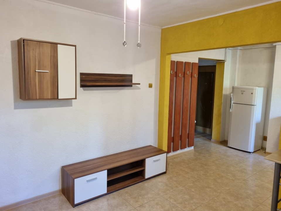 Inchiriere apartament 2 camere decomandat,  in Ploiesti, zona Marasesti,