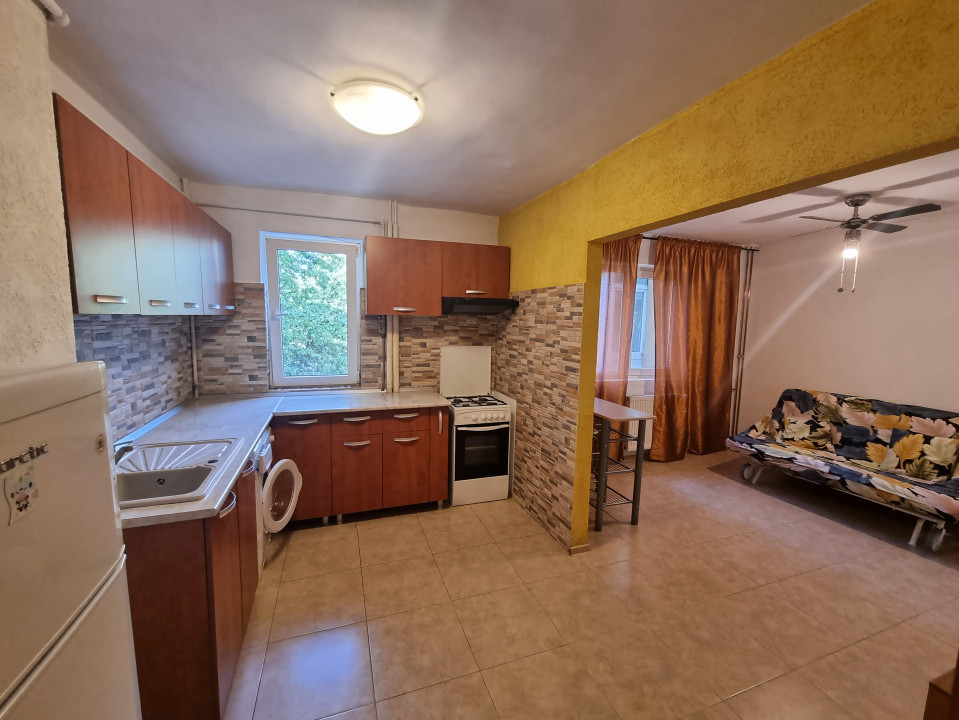 Inchiriere apartament 2 camere decomandat,  in Ploiesti, zona Marasesti,