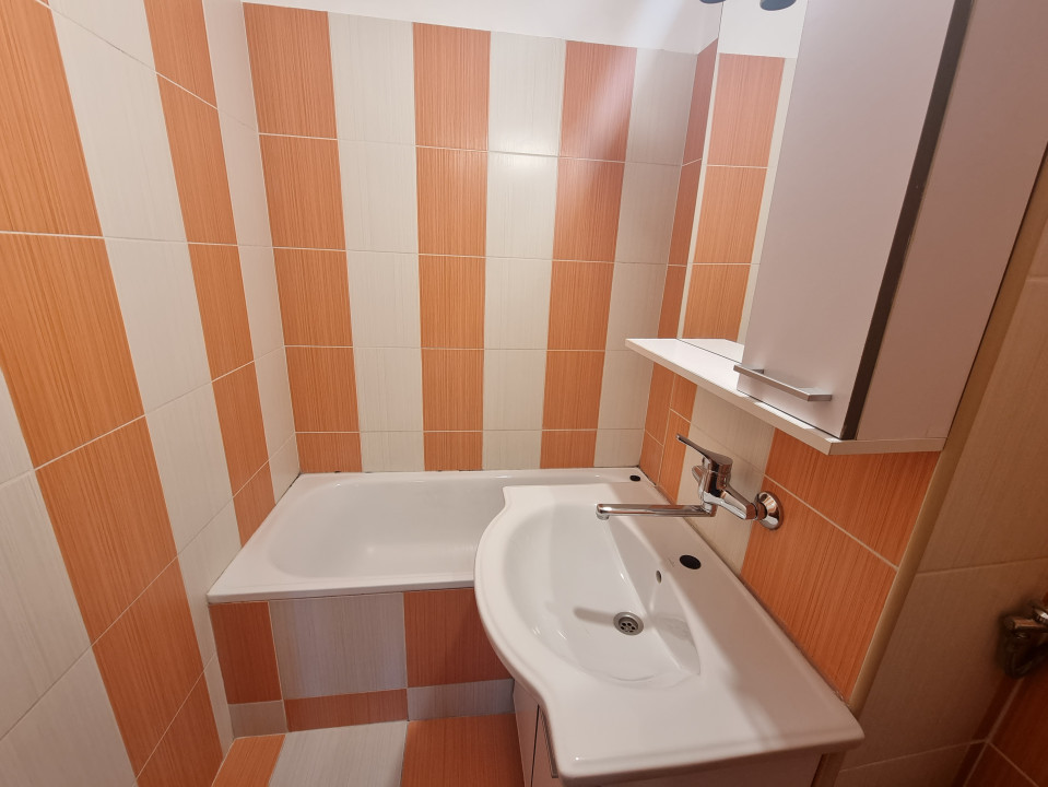Inchiriere apartament 2 camere decomandat,  in Ploiesti, zona Marasesti,