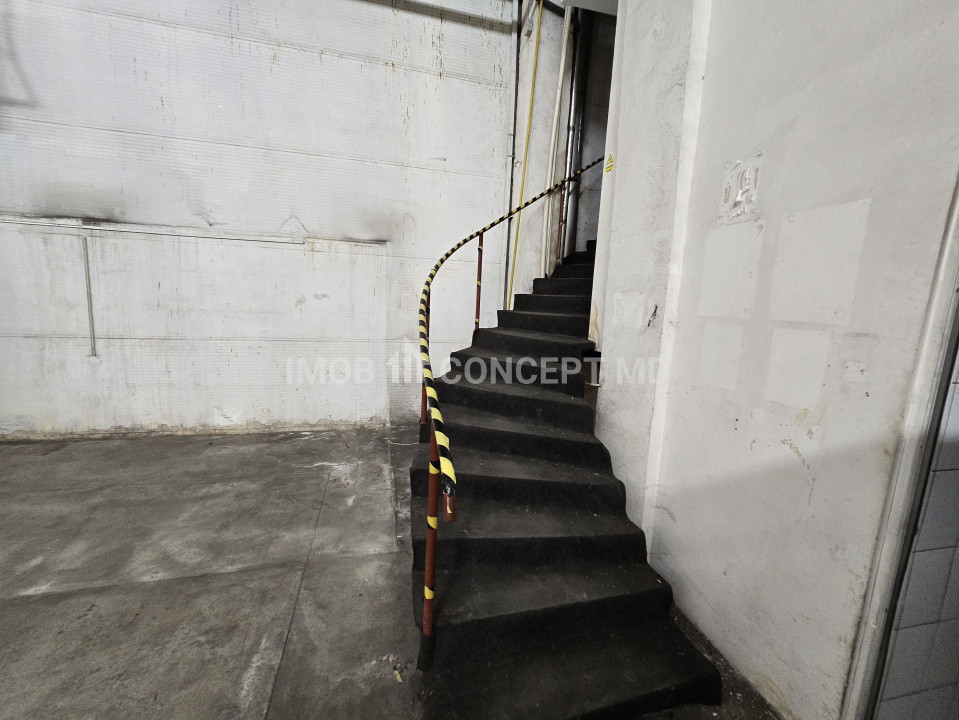 Inchiriere  Hala industriala 2500 mp, birouri 400 mp, teren 6477mp zona Xenia 