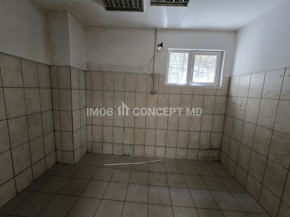Inchiriere  Hala industriala 2500 mp, birouri 400 mp, teren 6477mp zona Xenia 