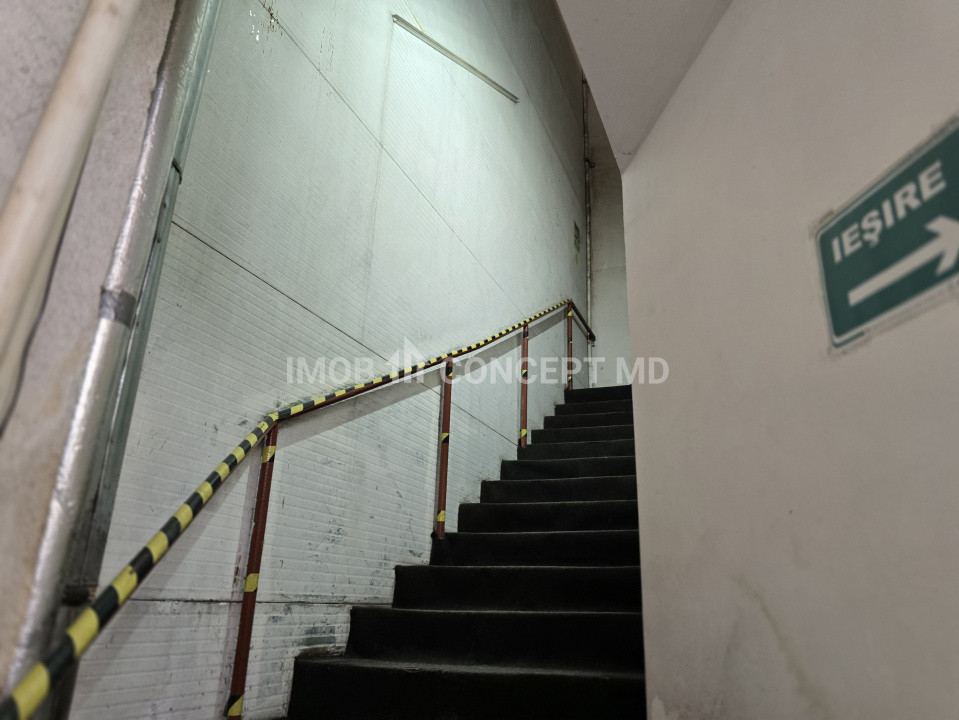 Inchiriere  Hala industriala 2500 mp, birouri 400 mp, teren 6477mp zona Xenia 