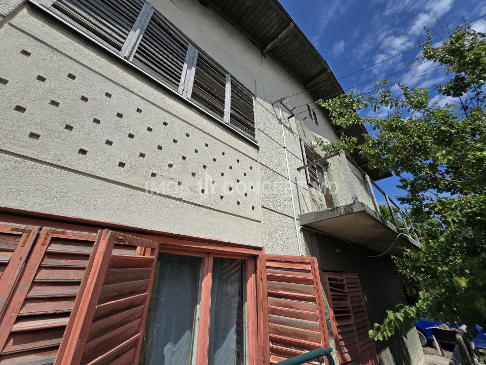 Vanzare Casa cu 3 camere in zona Mihai Bravu