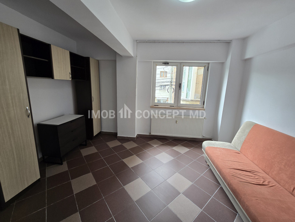 INCHIRIERE APARTAMENT 3 CAMERE in zona Centrala