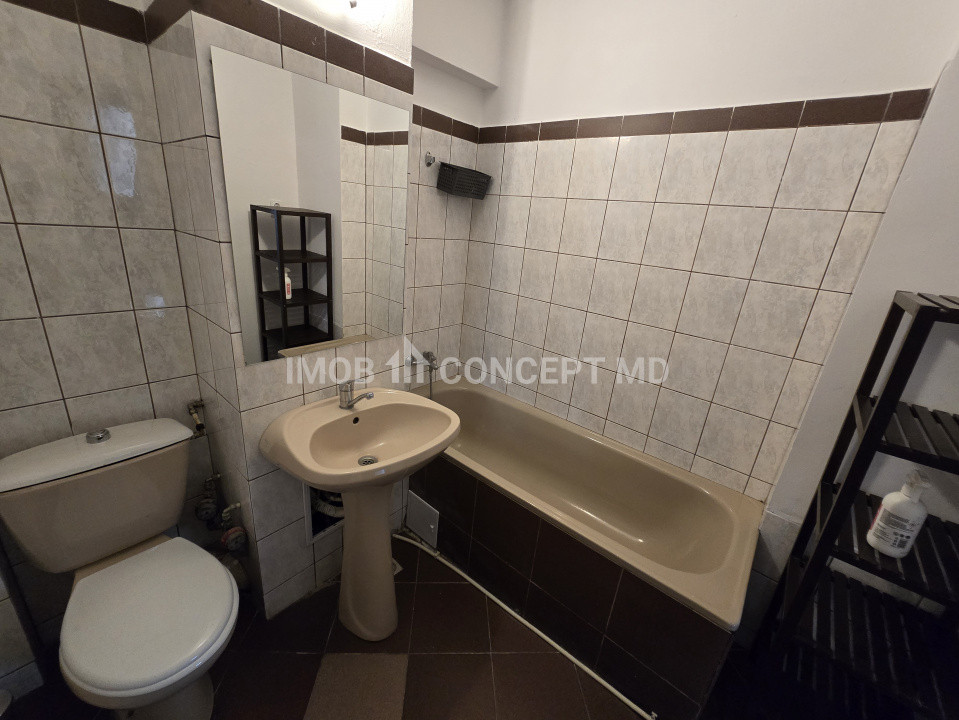 INCHIRIERE APARTAMENT 3 CAMERE in zona Centrala
