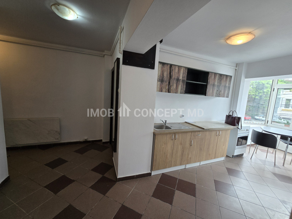 INCHIRIERE APARTAMENT 3 CAMERE in zona Centrala