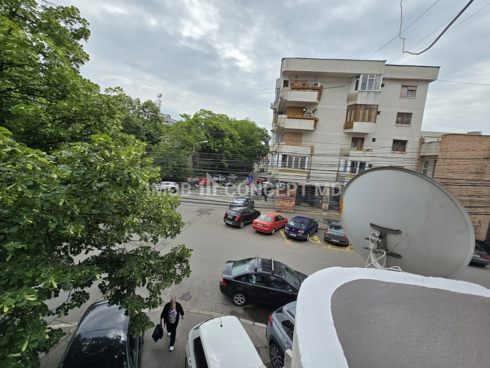 VANZARE APARTAMENT 3 CAMERE in zona Centrala