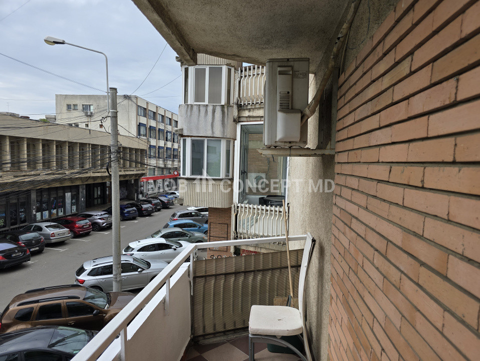 VANZARE APARTAMENT 3 CAMERE in zona Centrala
