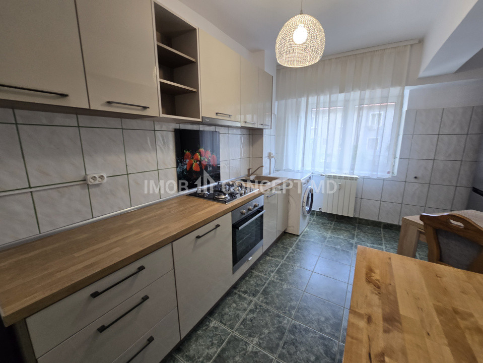 INCHIRIERE Apartament 3 camere  in zona Ultracentrala