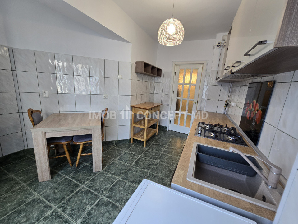 INCHIRIERE Apartament 3 camere  in zona Ultracentrala
