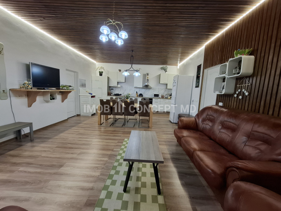 Vanzare Casa cu 3 camere si teren de 4000 mp in Soimari-Prahova