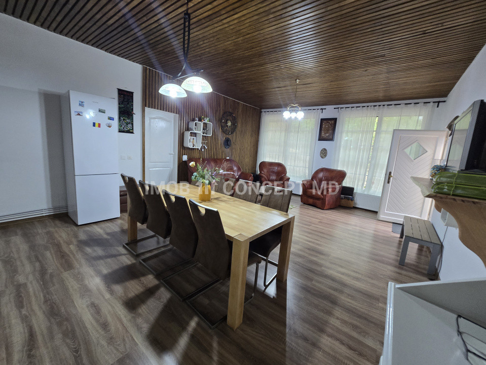 Vanzare Casa cu 3 camere si teren de 4000 mp in Soimari-Prahova