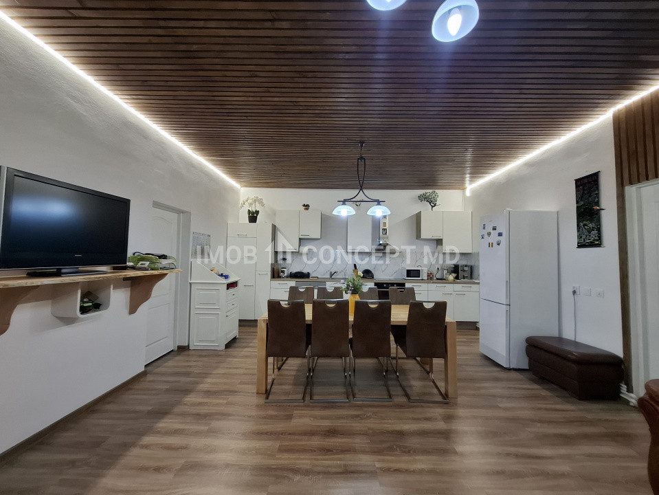 Vanzare Casa cu 3 camere si teren de 4000 mp in Soimari-Prahova