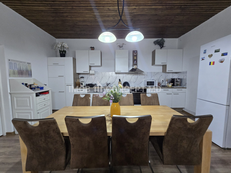 Vanzare Casa cu 3 camere si teren de 4000 mp in Soimari-Prahova