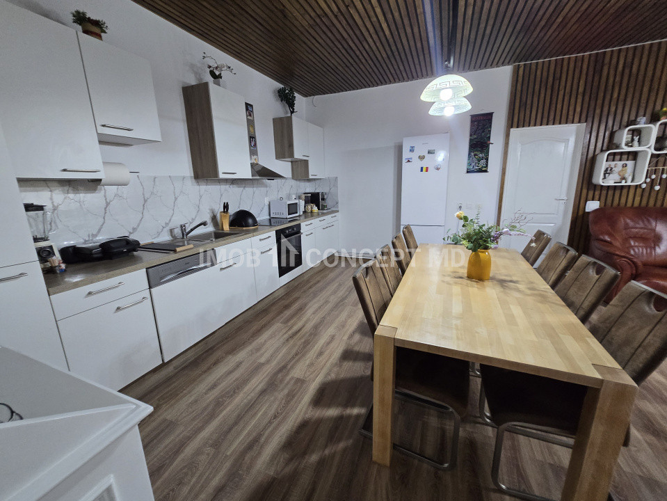 Vanzare Casa cu 3 camere si teren de 4000 mp in Soimari-Prahova