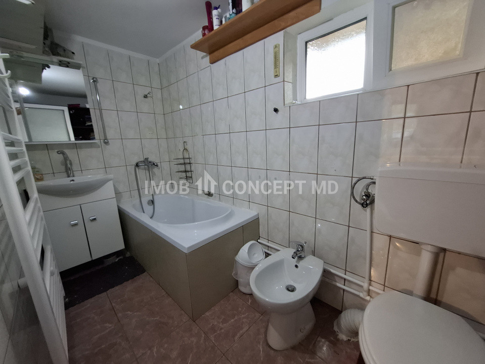Vanzare Casa cu 3 camere si teren de 4000 mp in Soimari-Prahova