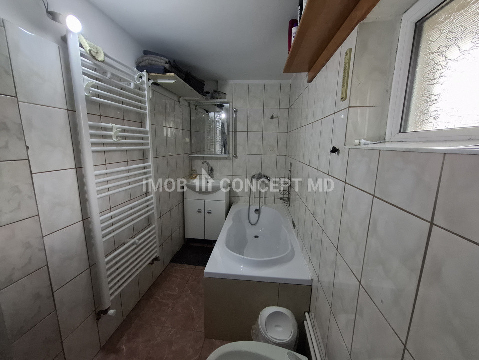 Vanzare Casa cu 3 camere si teren de 4000 mp in Soimari-Prahova