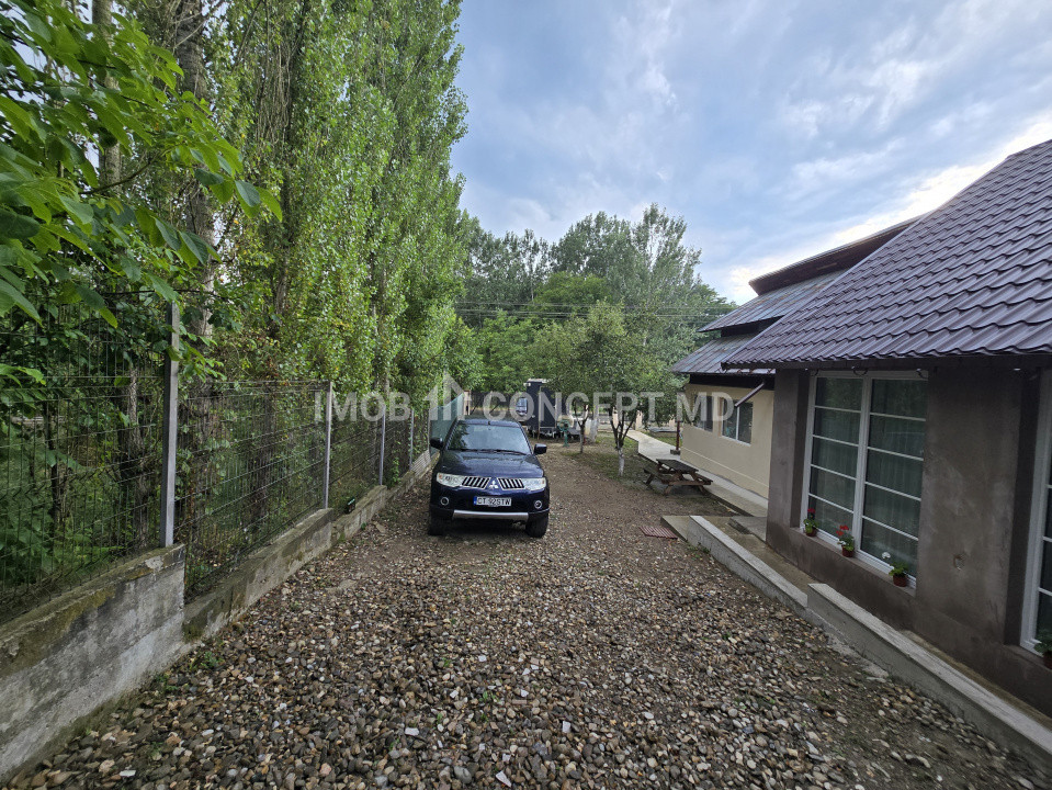 Vanzare Casa cu 3 camere si teren de 4000 mp in Soimari-Prahova