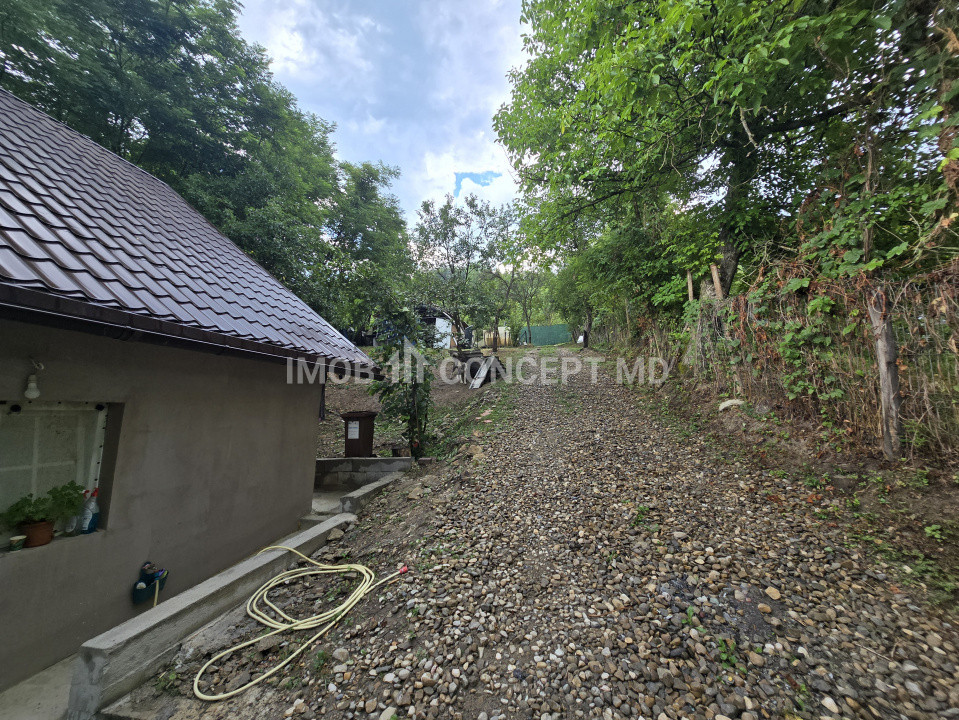 Vanzare Casa cu 3 camere si teren de 4000 mp in Soimari-Prahova