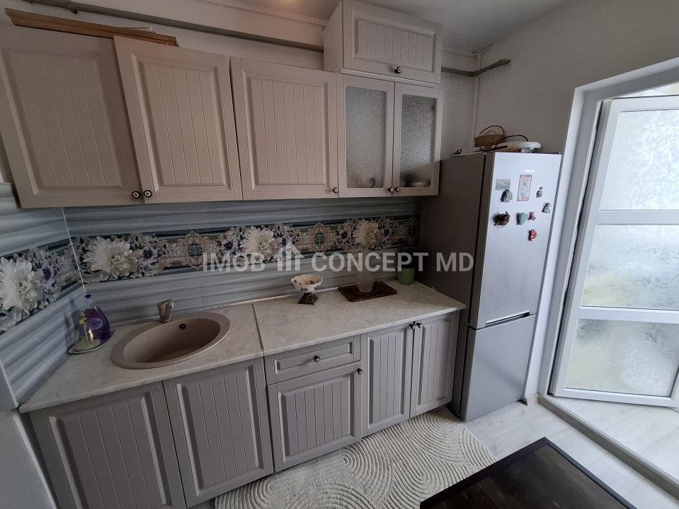 INCHIRIERE apartament 3 camere cochet in Ploiesti, zona Paltinis